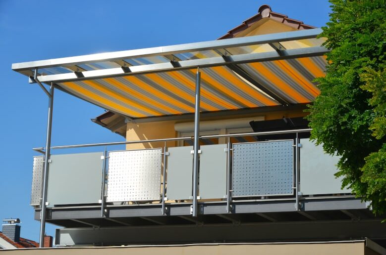 Markise auf Balkon